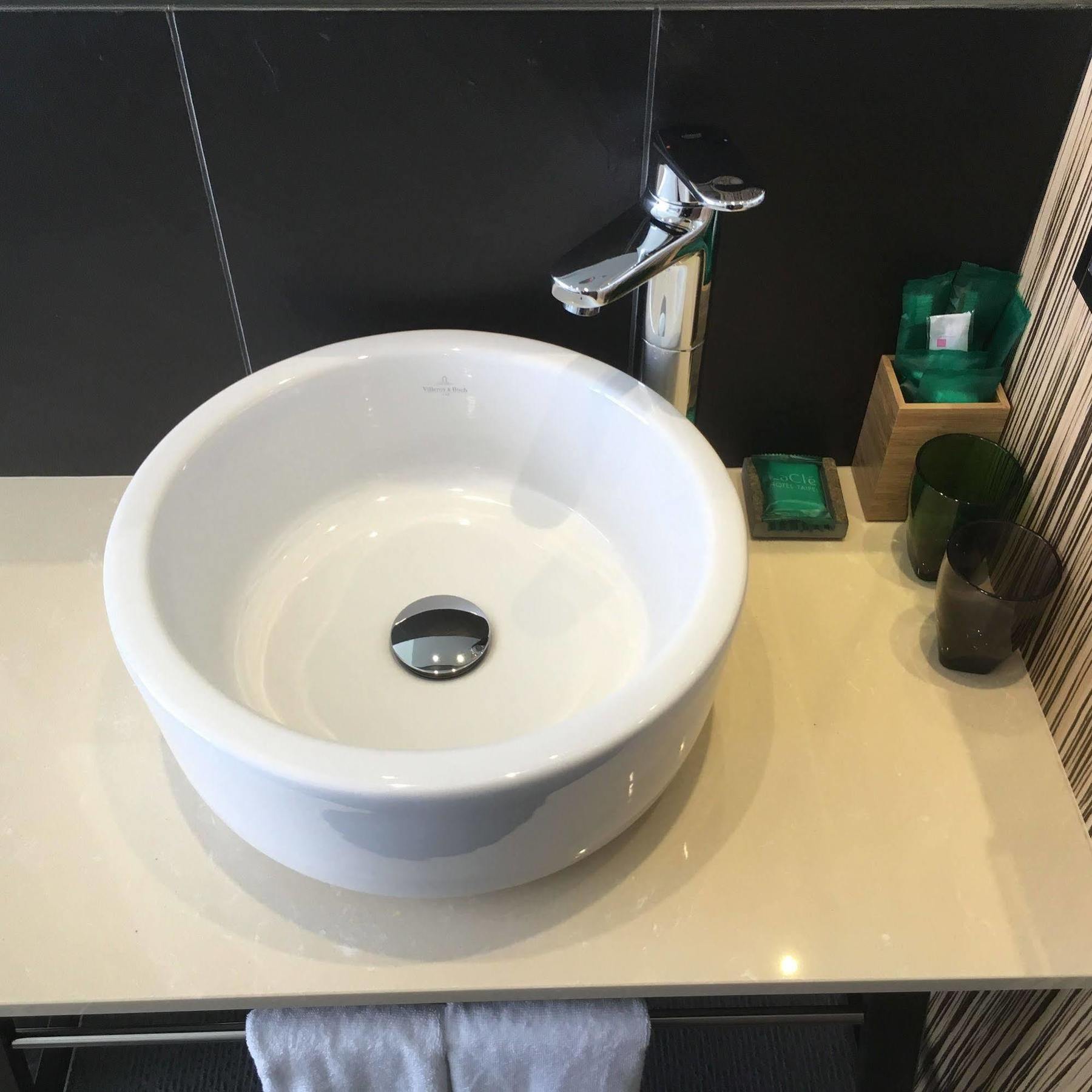 Lacle Hotel-Luzhou Taipei Bagian luar foto